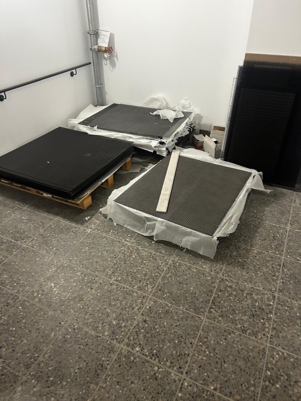 Gereinigter Eingangsbereich mit Sauberlaufmatten